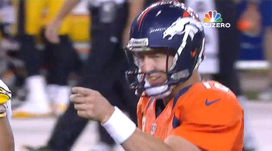 Peyton-Manning-Thumbs-Up-Broncos.gif