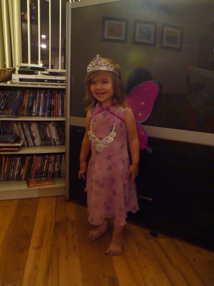 Alena's costume halloween 2015 002