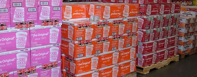 Boxes_of_Nissin_Cup_Noodles_on_pallets_at_Costco,_SSF_ECR
