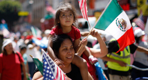 immigration_flags_mexican_328_rtr