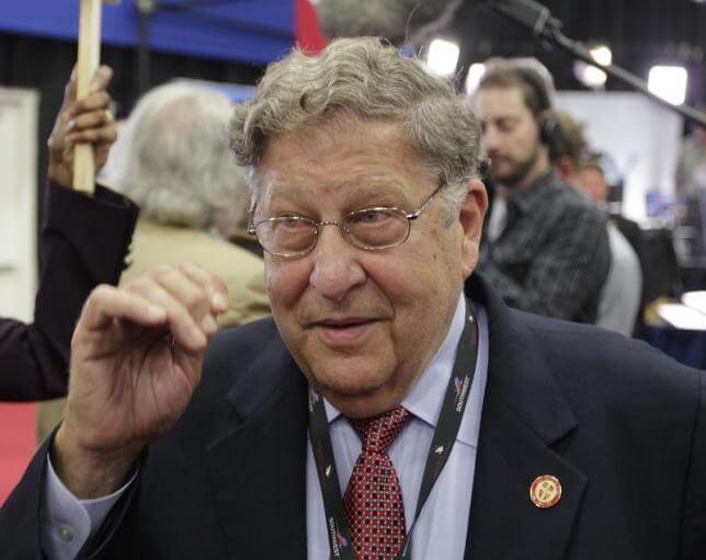 Former New Hampshire Governor John Sununu speaks to the media in Boca Raton, Florida in this October 22, 2012 file photo. Sununu was recovering in Boston on August 24, 2015 after undergoing heart surgery last week, the Republican's office said in a statement. REUTERS/Andrew Innerarity/Files