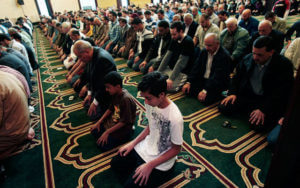 praying-mosque