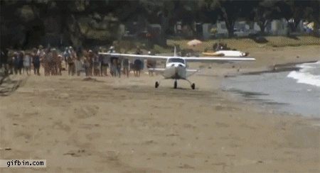 plane_crashes_while_taking_off_on_a_beach